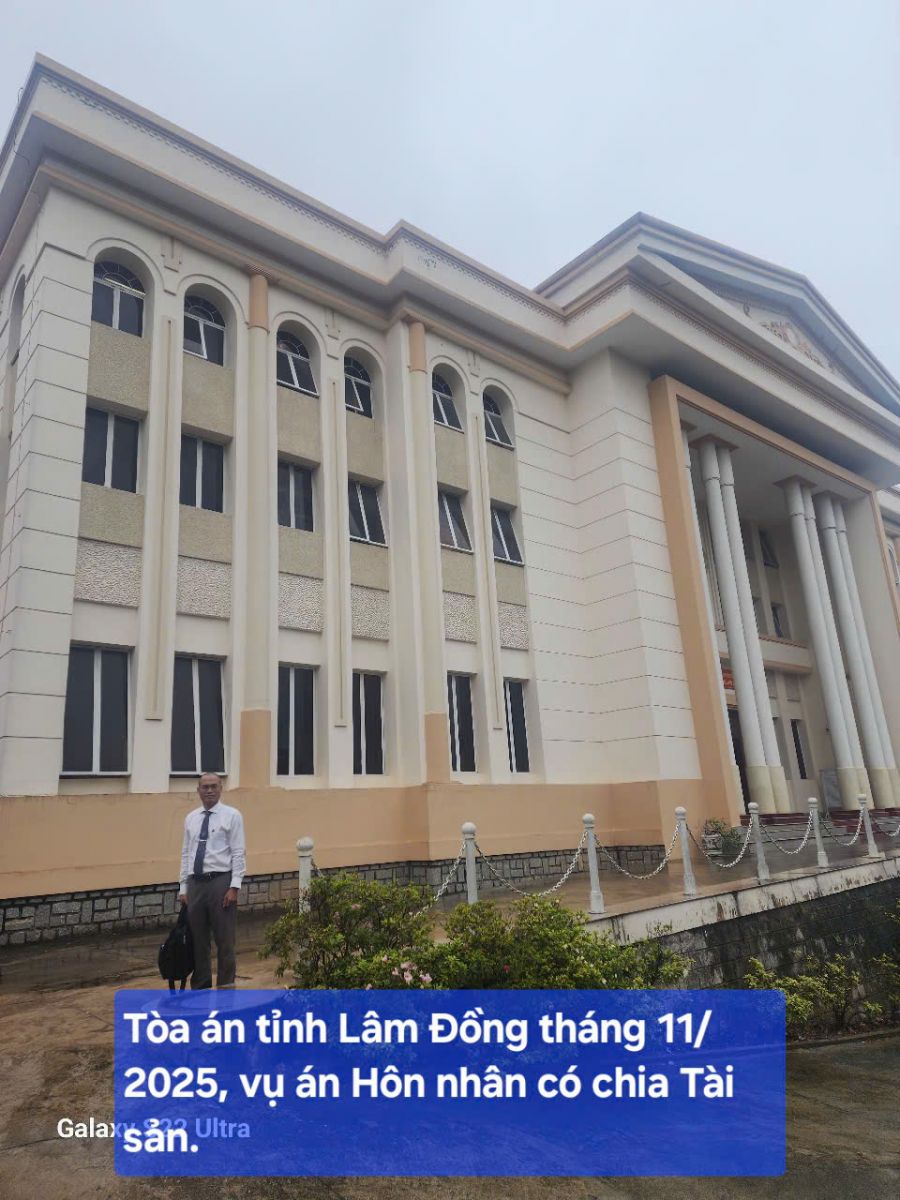 Luật sư Phạm Quốc Vượng có mặt tại Toà án tỉnh Lâm Đồng, vụ án hôn nhân có chia tài sản.