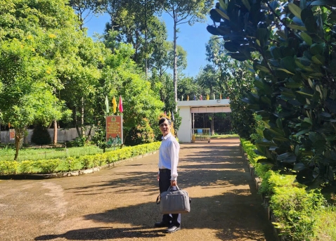 Luật sư Giang Nam 3V vào trại tạm giam gặp bị cáo trước khi ra phiên toà